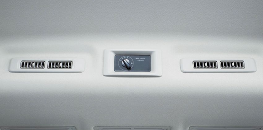 Nissan NV350 Urvan AC vents