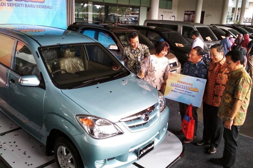 Daihatsu Serahkan 20 unit Mobil Rekondisi Milik Pelanggan Setianya
