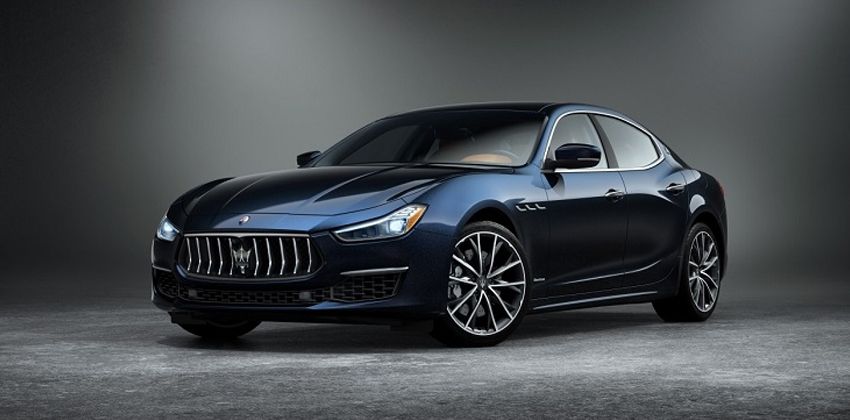 Maserati  Quattroporte side