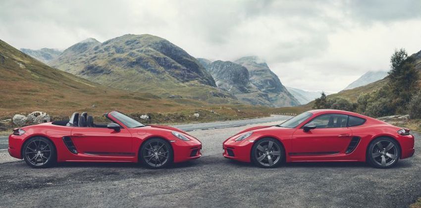 Porsche 718 Boxster T  and 718 Cayman T side 