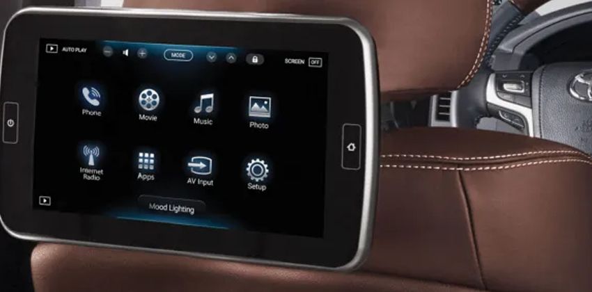 land cruiser entertaiment