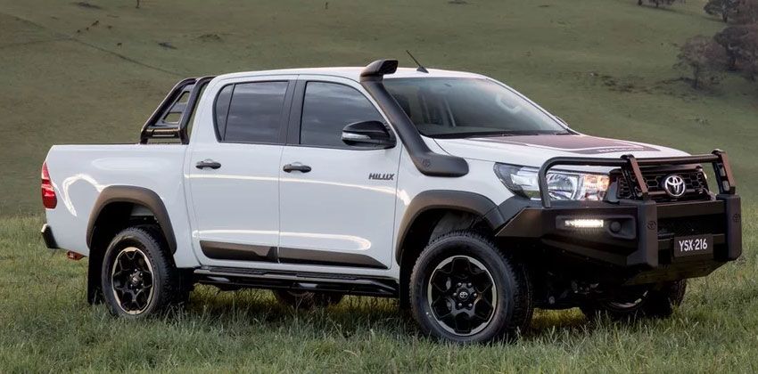Toyota Hilux Side On