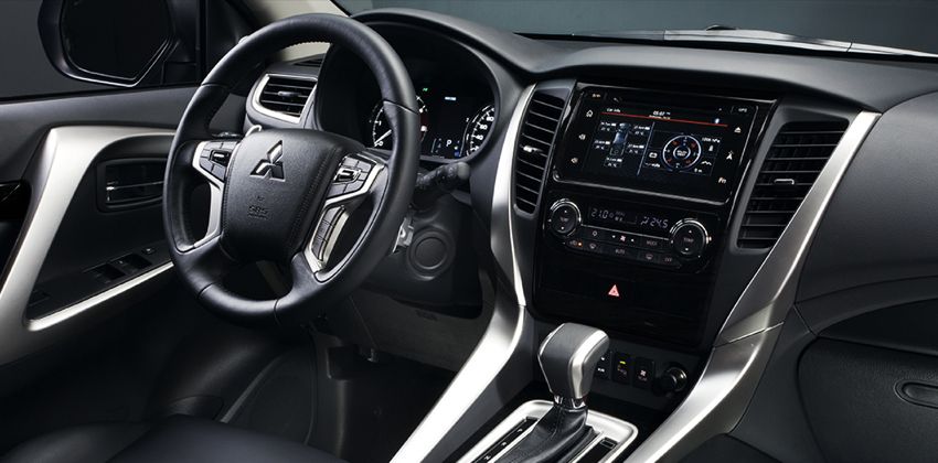 Mitsubishi Montero Sport driver's cockpit