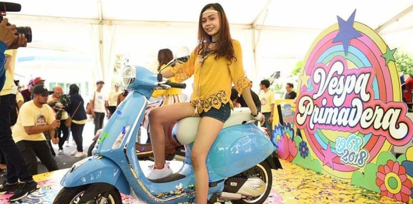 Vespa Primavera Side on