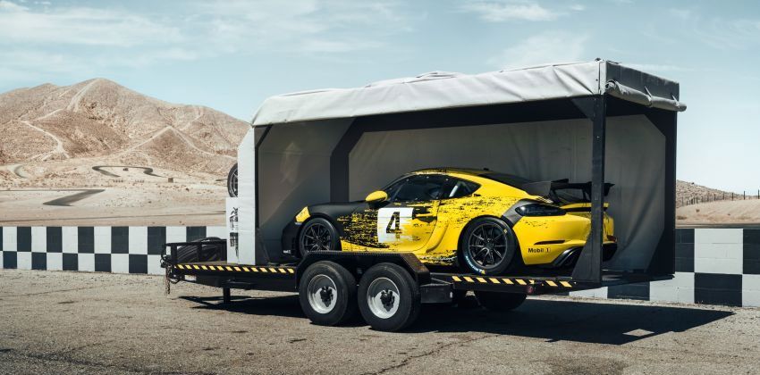 Porsche 718 Cayman GT4 Clubsport side