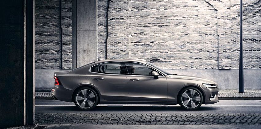 2019 Volvo S60 - side