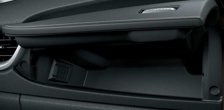 Ventilated glove box - fortuner