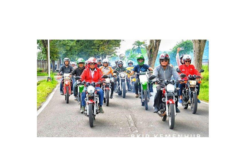 Naik RX-King, Menhub Sosialisasikan Safety Riding