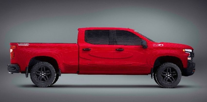 2019 Chevrolet Silverado side - Logo brick