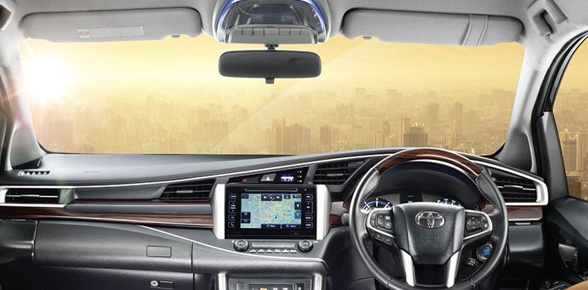 toyota innova dashboard