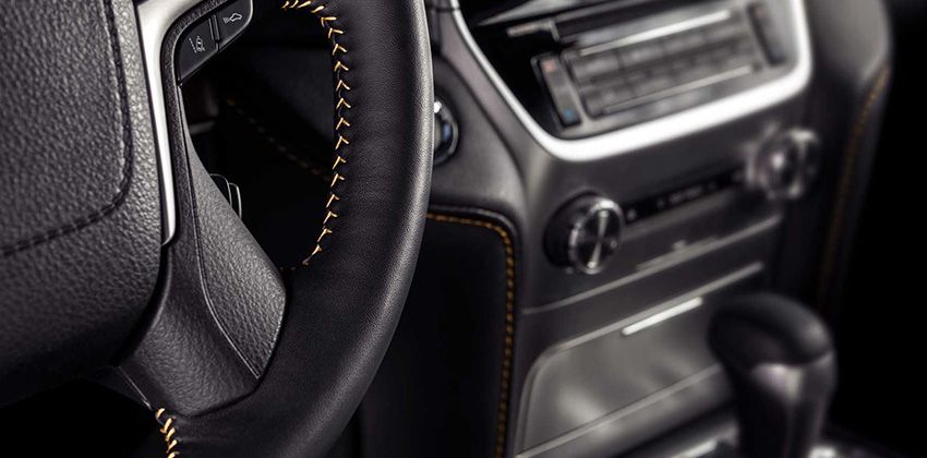 Land Cruiser Heritage Edition Steering Leather & Stitching