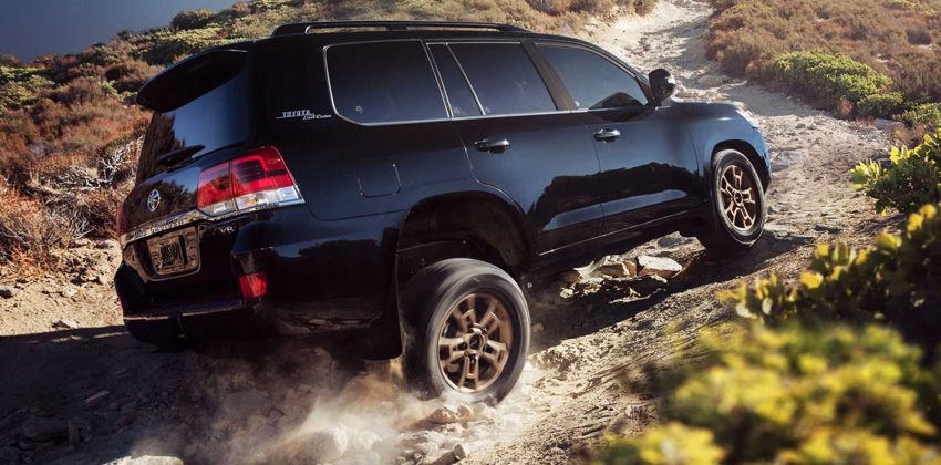 Land Cruiser Heritage Edition Side Angular