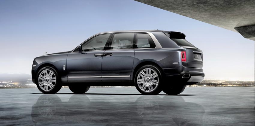 Rolls-Royce Cullinan side profile