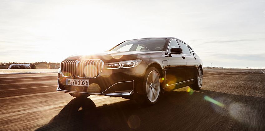 2020 BMW 7 Series Front Angular