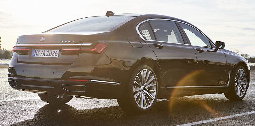 2020 BMW 7 Series Rear Angular