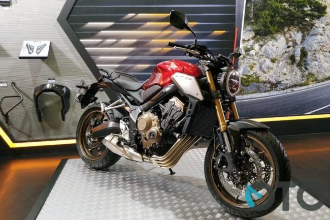 Deretan Motor Seharga Livina dan Xpander, dari BMW C400X sampai Yamaha R6 Deretan Motor Seharga Livina dan Xpander, dari BMW C400X sampai Yamaha R6