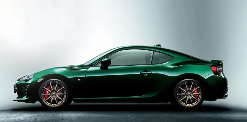 Toyota 86 British Racing Green Limited SIDE PROFILE