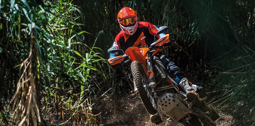 2019 KTM Enduro R front view