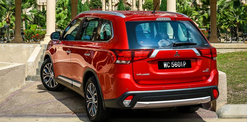 Mitsubishi Outlander rear