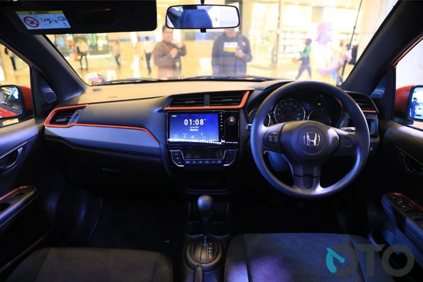 mobilio rs interior