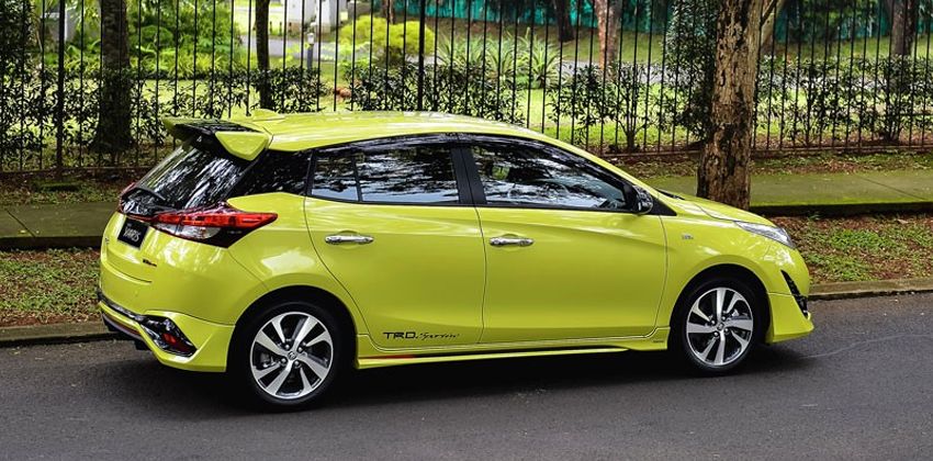 Toyota Yaris Side
