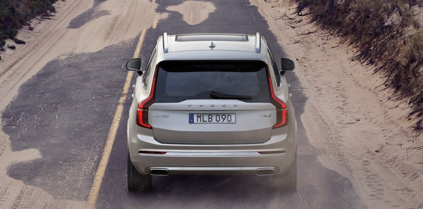 2020 Volvo XC90 rear