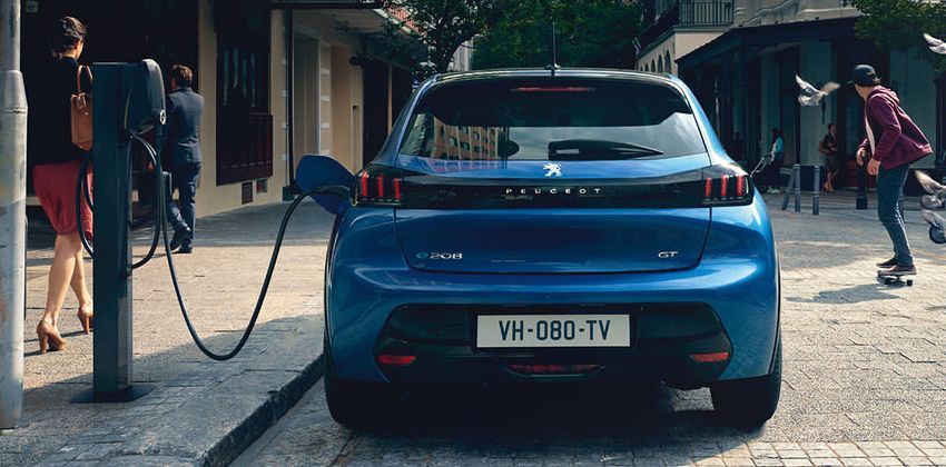 2019 Peugeot 208 Charging