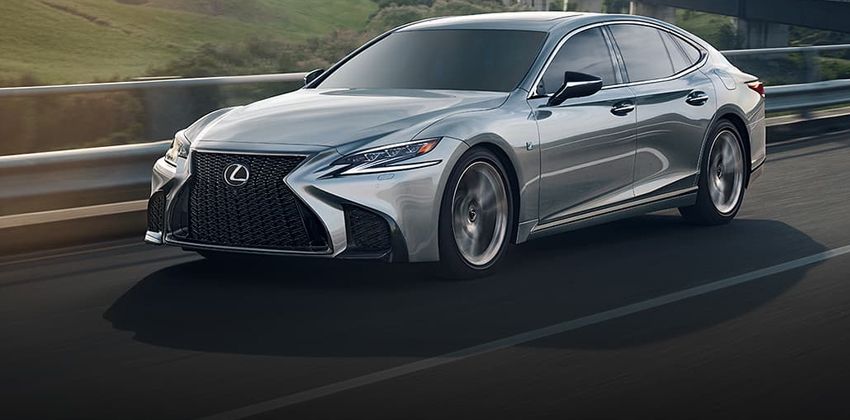 Lexus LS 400 Front Angular