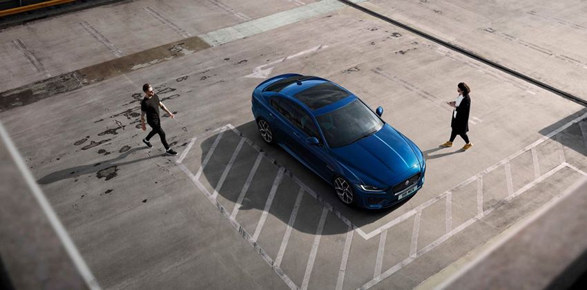 XE facelift top-view