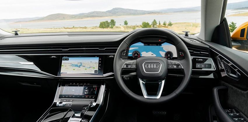 Audi Q8 Dash