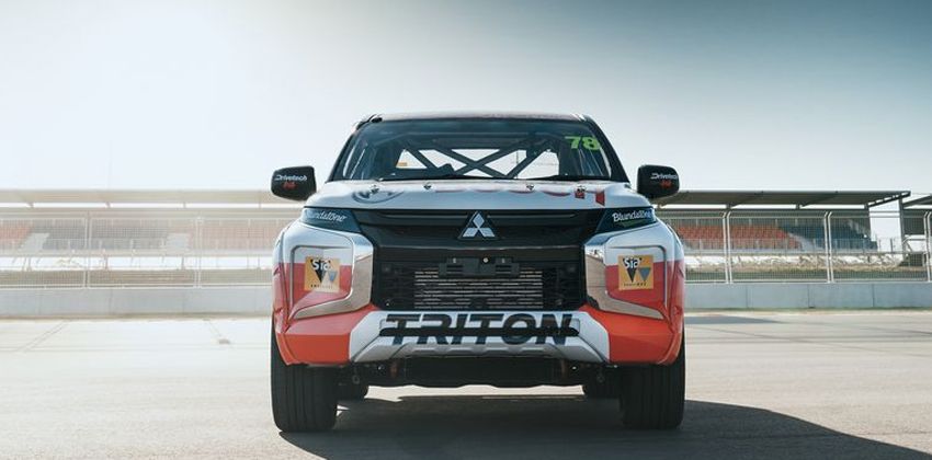 Mitsubishi Strada SuperUtes Front