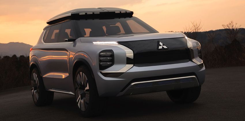 Mitsubishi Engelberg Tourer Front Angular