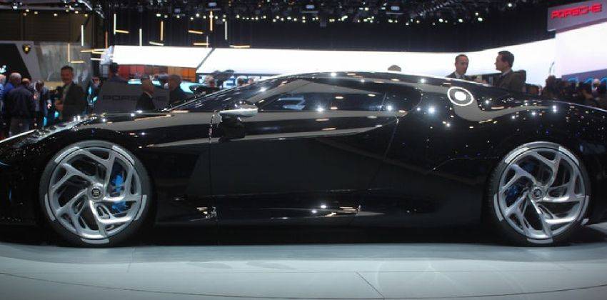 Bugatti La Voiture Noire sold for $ 19 million