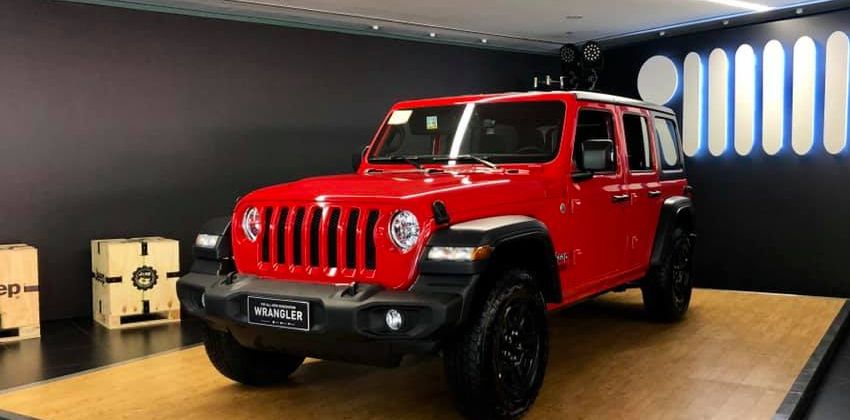 2019 Jeep Wrangler Front Angular with Doors