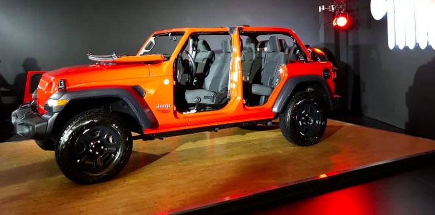 2019 Jeep Wrangler Front Angular without Doors