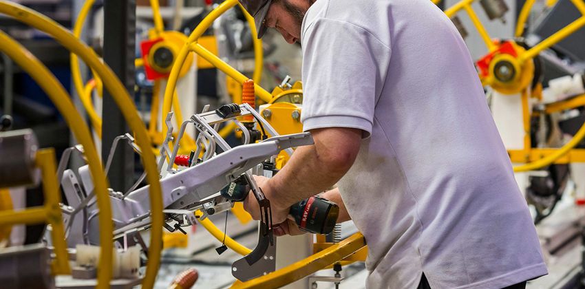 Aston Martin DB5 Goldfinger Production 2