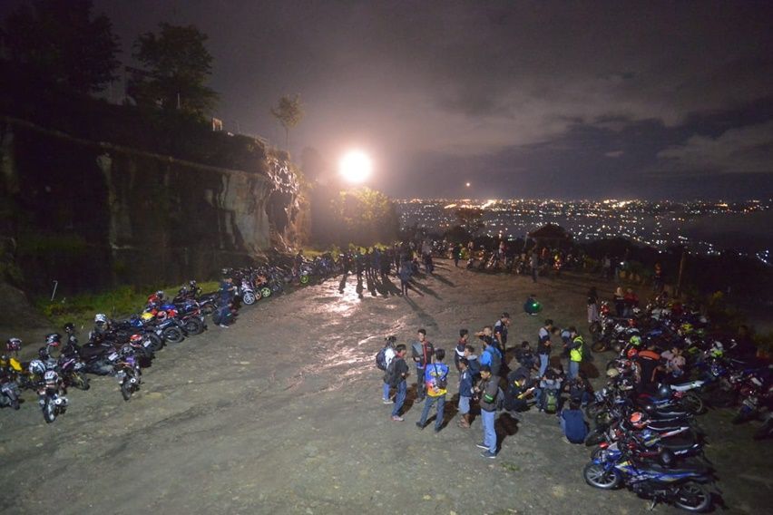 Suzuki Saturday Night Ride Yogyakarta Diramaikan 700 Bikers