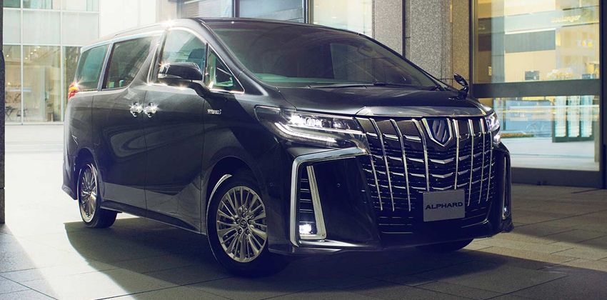 Toyota Alphard front