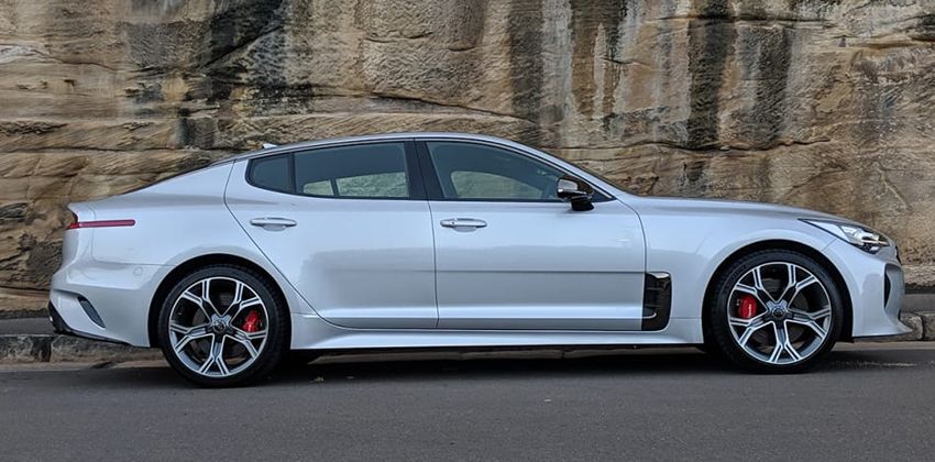 Kia Stinger GT SIDE