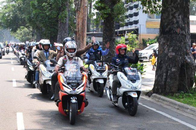 Daya Adicipta Motora Ajak Pengguna Honda PCX Berkeliling 