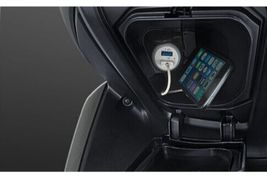 soket charging Aerox