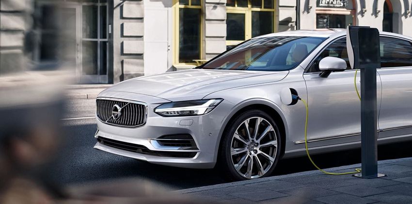 Volvo S90 Plug-In Hybrid Charging