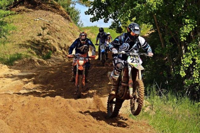 Tips Mengendarai Motor Off-Road Tips Mengendarai Motor Off-Road