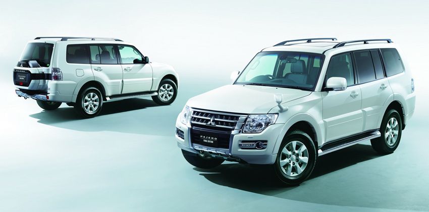 Mitsubishi Pajero Final Edition Front And Rear View