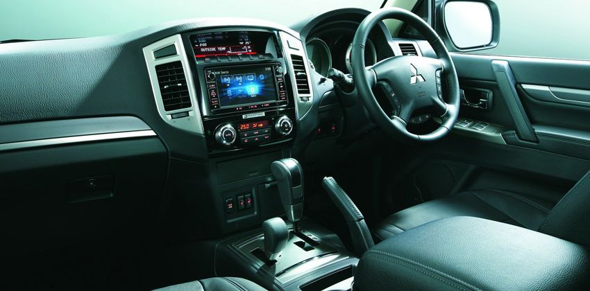 Mitsubishi Pajero Final Edition Cabin