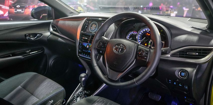 2019 Yaris dash
