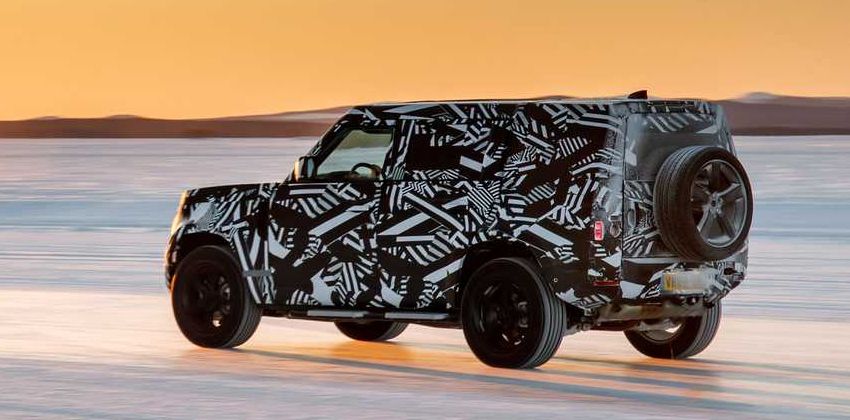 2020 Land Rover Defender Side-Rear Angular