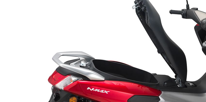 Yamaha Nmax storage