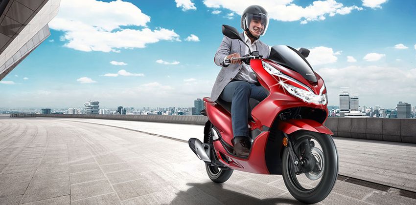 Honda PCX150 Front Angular