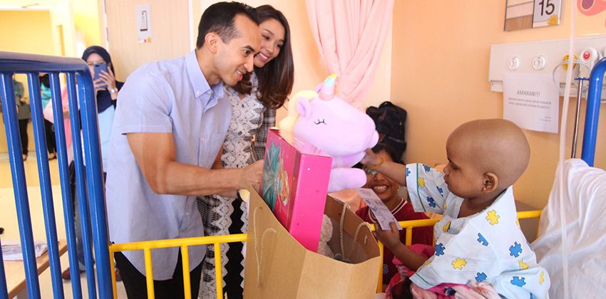 Naza Group at children cancer ward